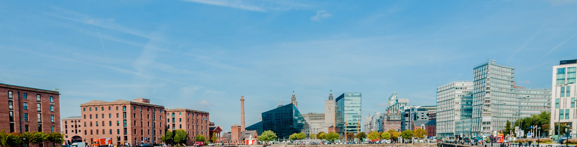 Le mélange d'architecture moderne et ancienne à Liverpool